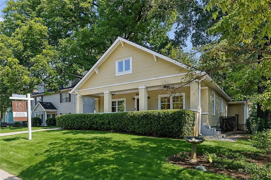 3 bed, 3.5 bath, 2100 sqft, $3,800 — Photo 3