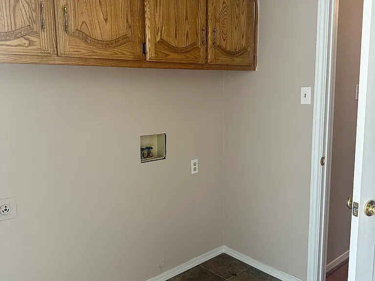 1441 Warwick Dr — Photo 22