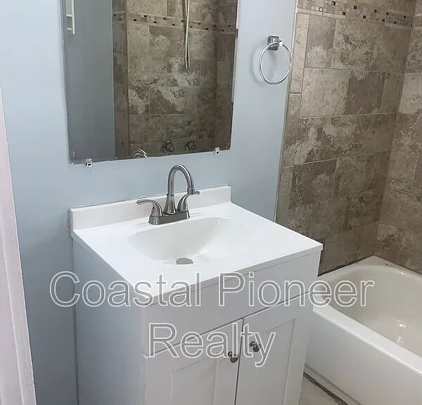 2308 E 15th Ave — Photo 10