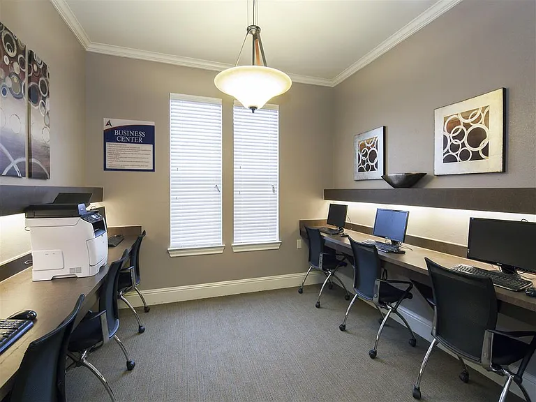 Azure Pointe — Photo 13