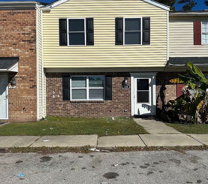 1st image of 320 Myrtlewood Cir