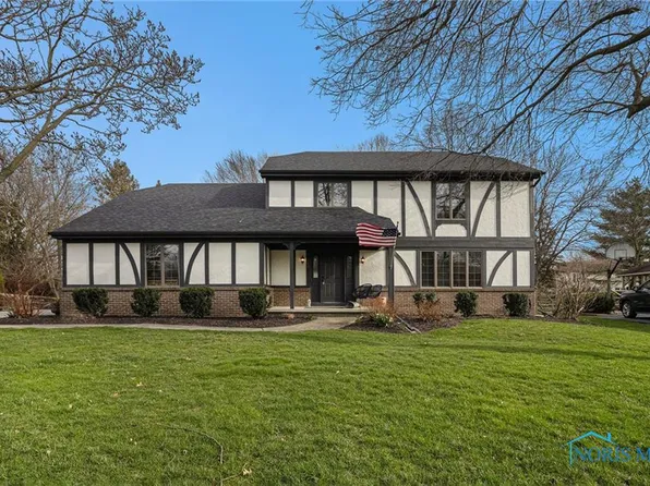 460 Loyer Ln, Perrysburg, OH 43551