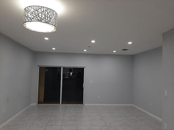 3rd image of 8212 Santa Monica Ave