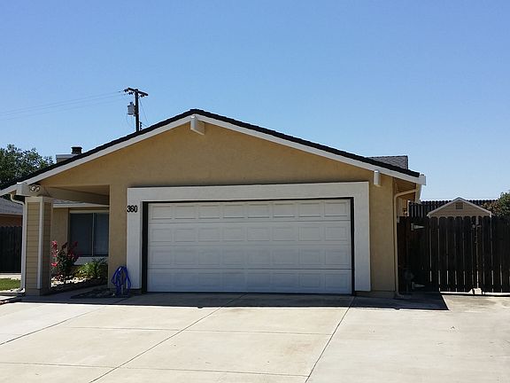 2nd image of 360 Yosemite Dr