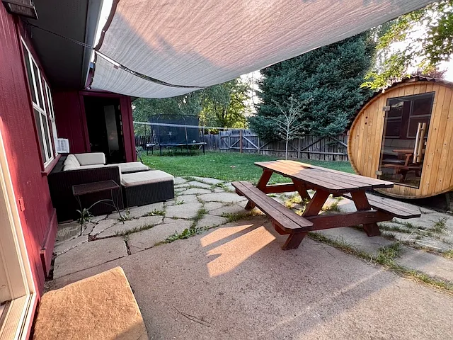 2512 Landoe Ave — Photo 3