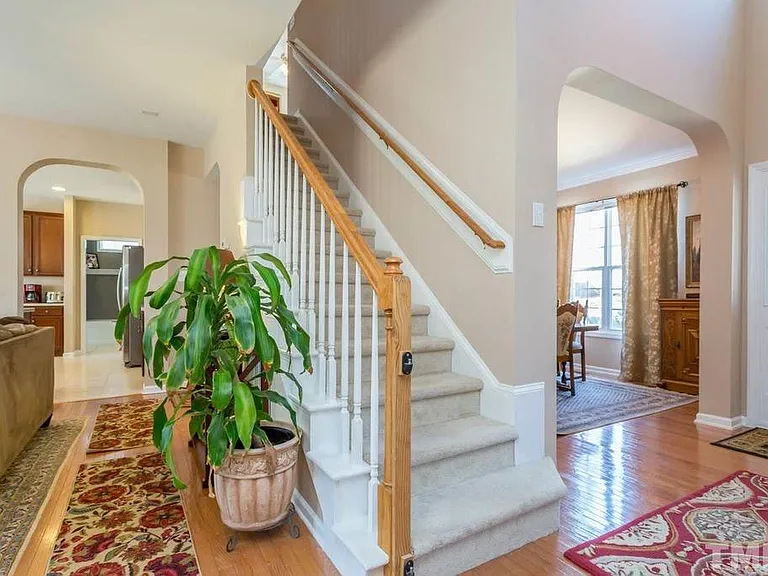 2501 Becketts Ridge Dr — Photo 9