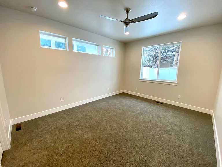 2633 N Bird St — Photo 22