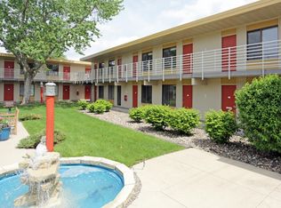 Glenbrook Centre, Cedar Rapids, IA 52402