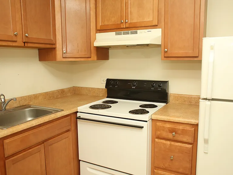 Lynnhaven Apartments — Photo 22