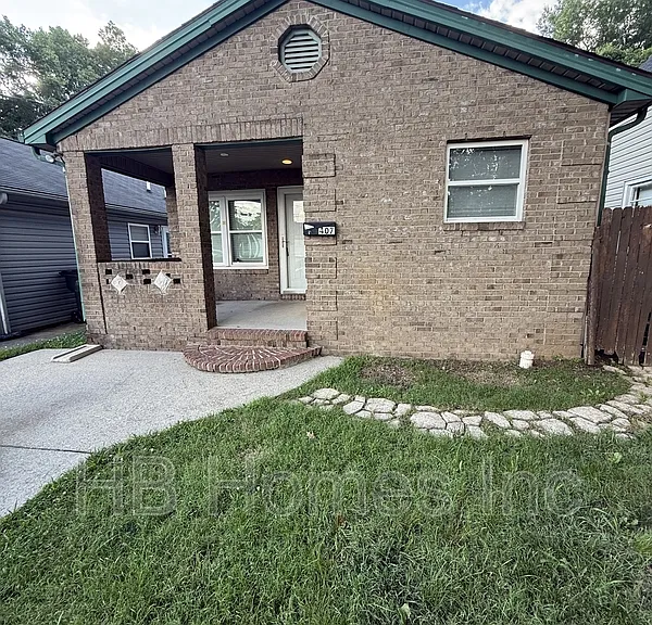 407 Ash St — Photo 1