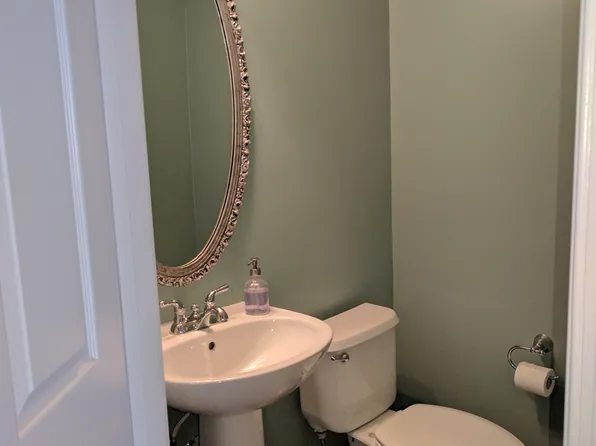 7044 Falls Reach Dr, Falls Church, VA 22043