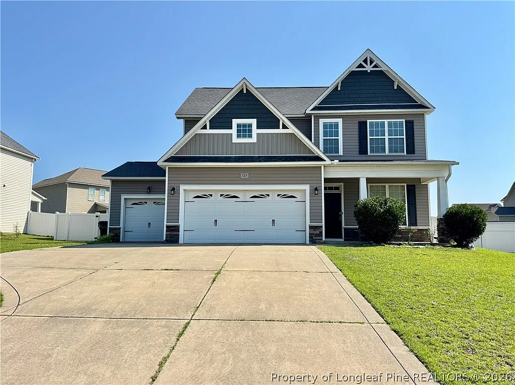 4 bed, 2.5 bath, 2361 sqft, $2,100 — Photo 4