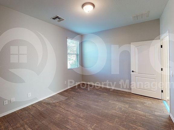 5th image of 3953 E Edna Dr
