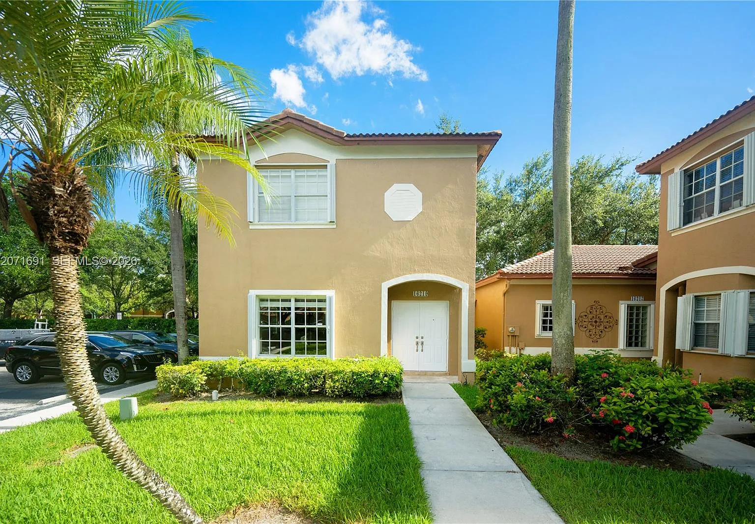 3 bed, 2.5 bath, 1681 sqft, $3,350 — Photo 2