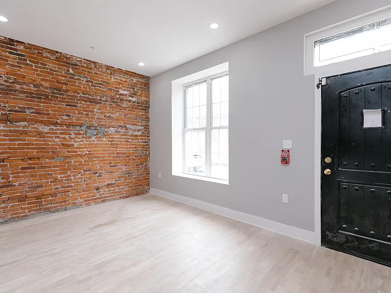 1715 W Jefferson St #1 — Photo 10