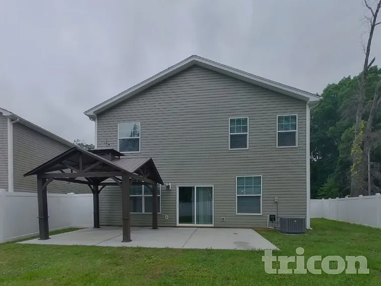 7536 Fire Tree Ln — Photo 15