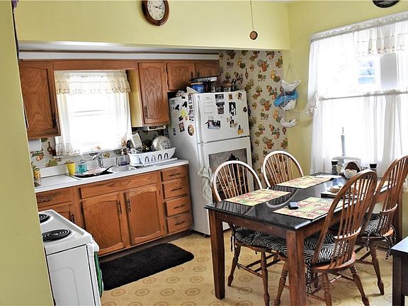 3rd image of 1010 W 130th St