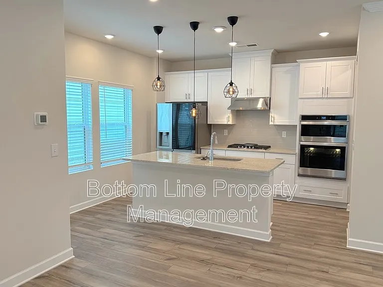 629 Cranford Dr — Photo 5