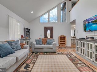1517 Black Birch Way, Tobyhanna, PA 18466