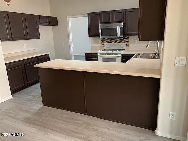 4 bed, 3.0 bath, 2435 sqft, $2,995 — Photo 3