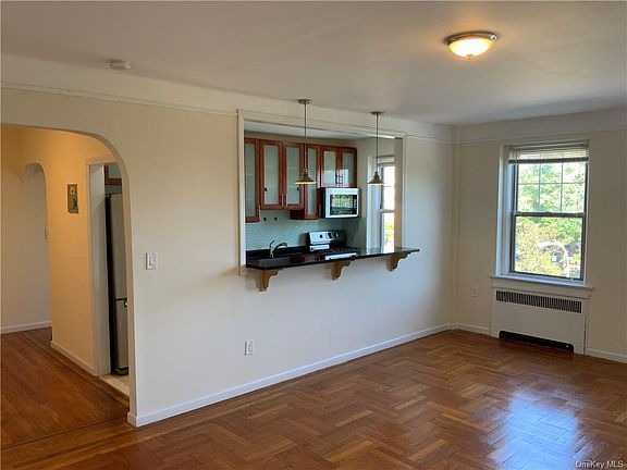 2nd image of 1 S Broadway APT 4D