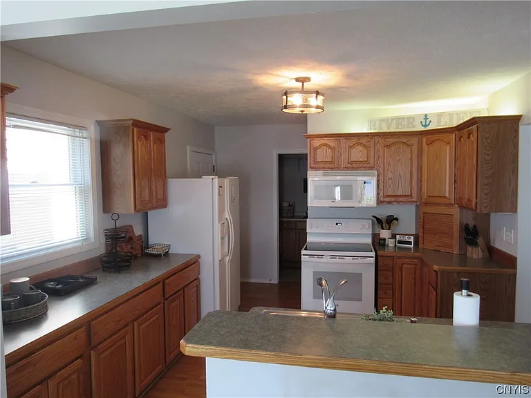 28 E River Rd #2-1 — Photo 7