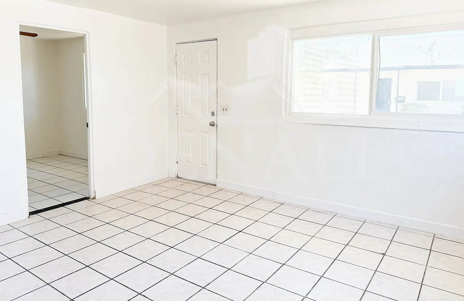 1 bed, 1.0 bath, 650 sqft, $895 — Photo 3