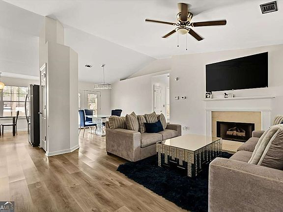 4th image of 1362 Tara Rd