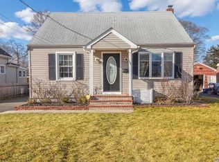 197 Carman St, Patchogue, NY 11772