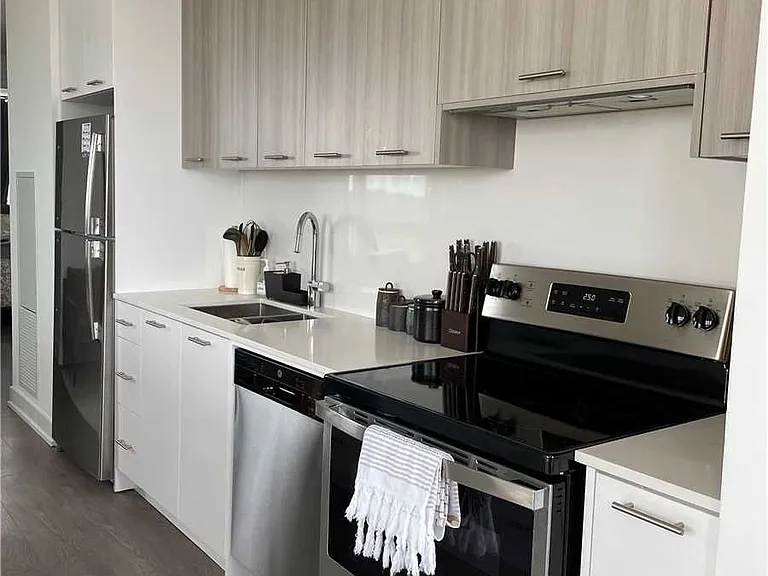 180 Veterans Dr #303 — Photo 18