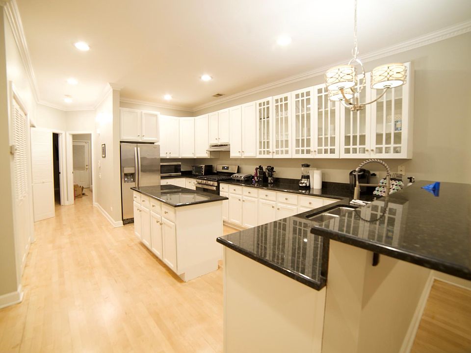 1st image of 353 W Chicago Ave APT 3W