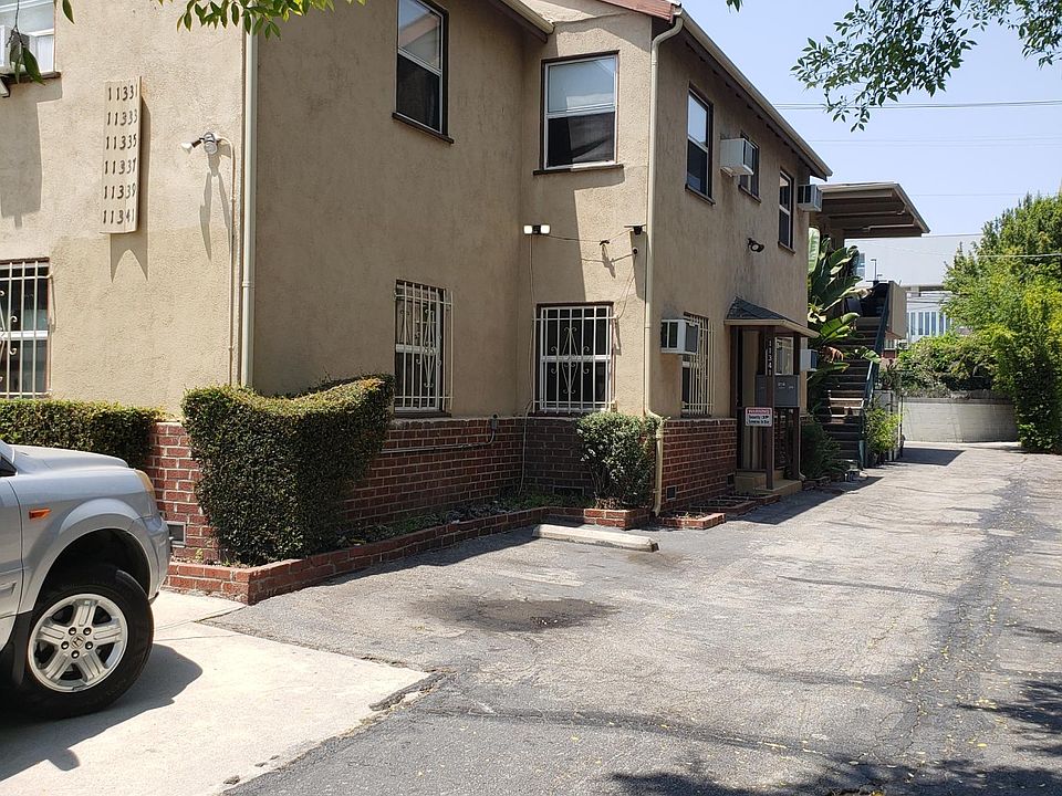 1st image of 11339 Blix St #11339