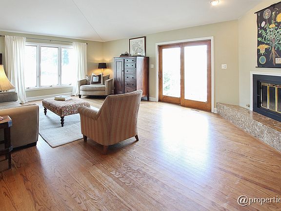 Living Room/Dining Room