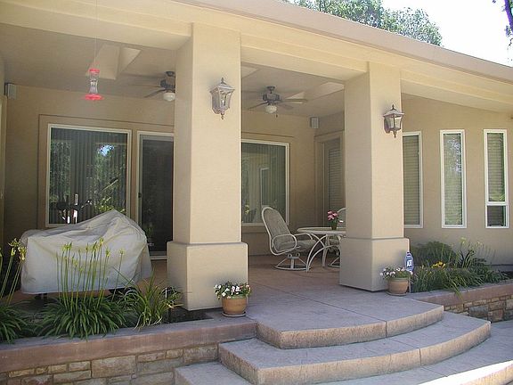 3rd image of 4906 Secluded Oaks Ln