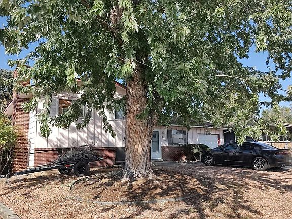 3rd image of 326 Kenwood Cir