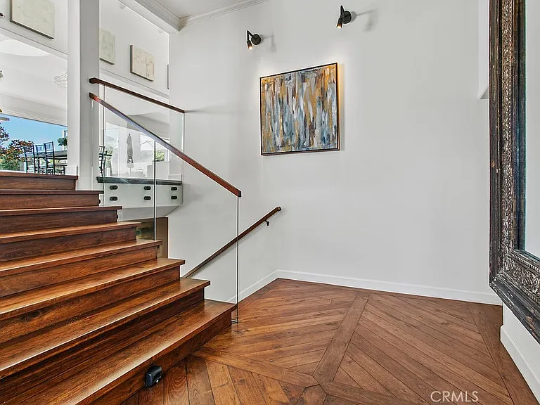1010 Emerald Bay — Photo 36