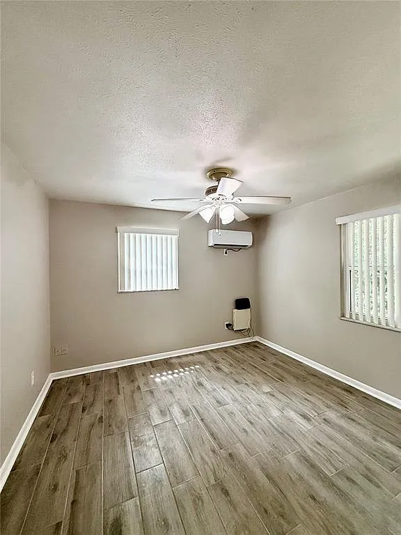 1 bed, 1.0 bath, 550 sqft, $1,000 — Photo 4