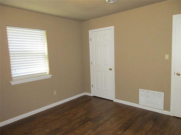 5th image of 2200 Cottonwood Pl