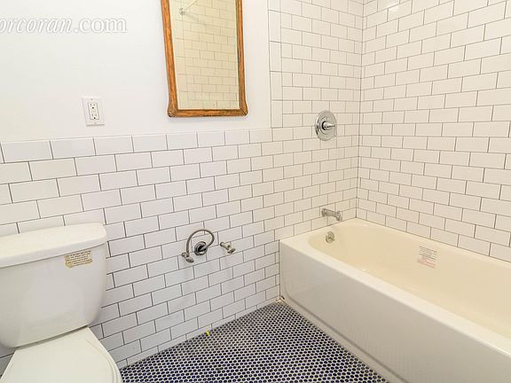 5th image of 348 Gates Ave APT 1