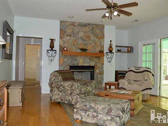 4th image of 511 Squire Court SE