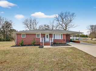 310 Gracie St, Seneca, SC 29678