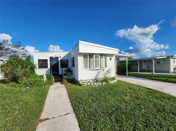 235 Freeport Dr, Sarasota, FL 34233