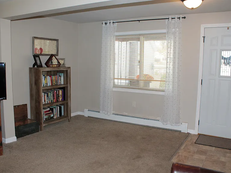 1810 Longyear Ave — Photo 5