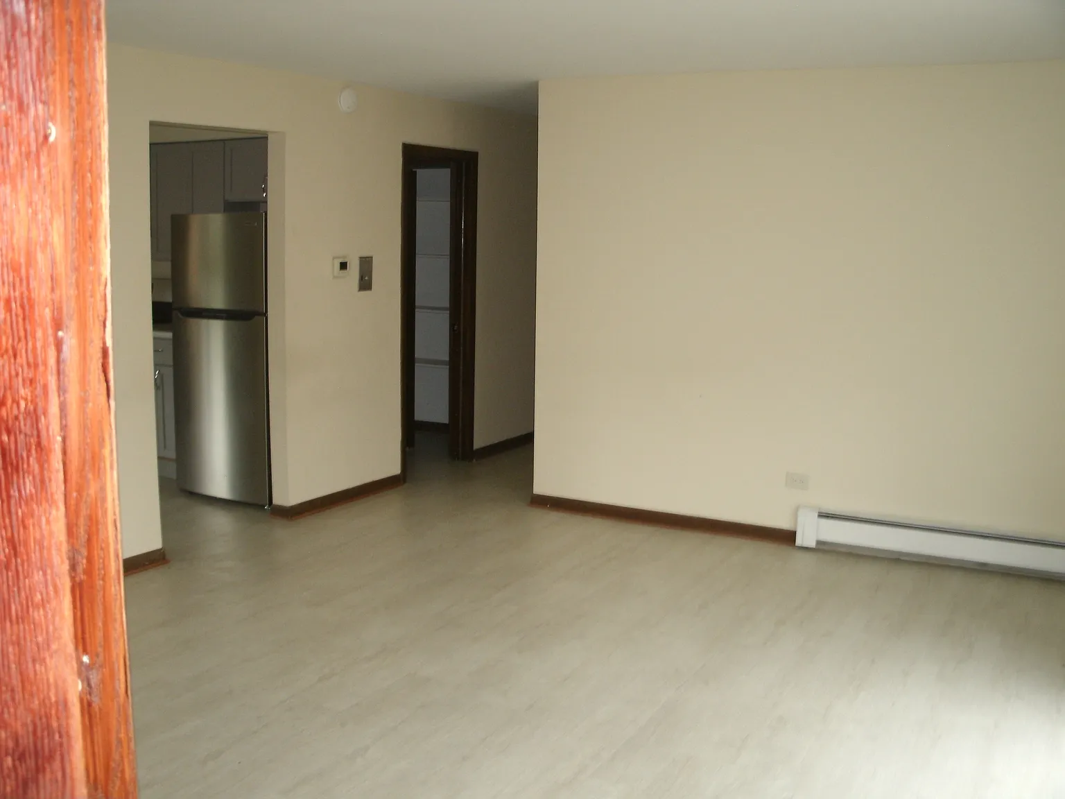 3 bed, 1000 sqft, $1,950 — Photo 3