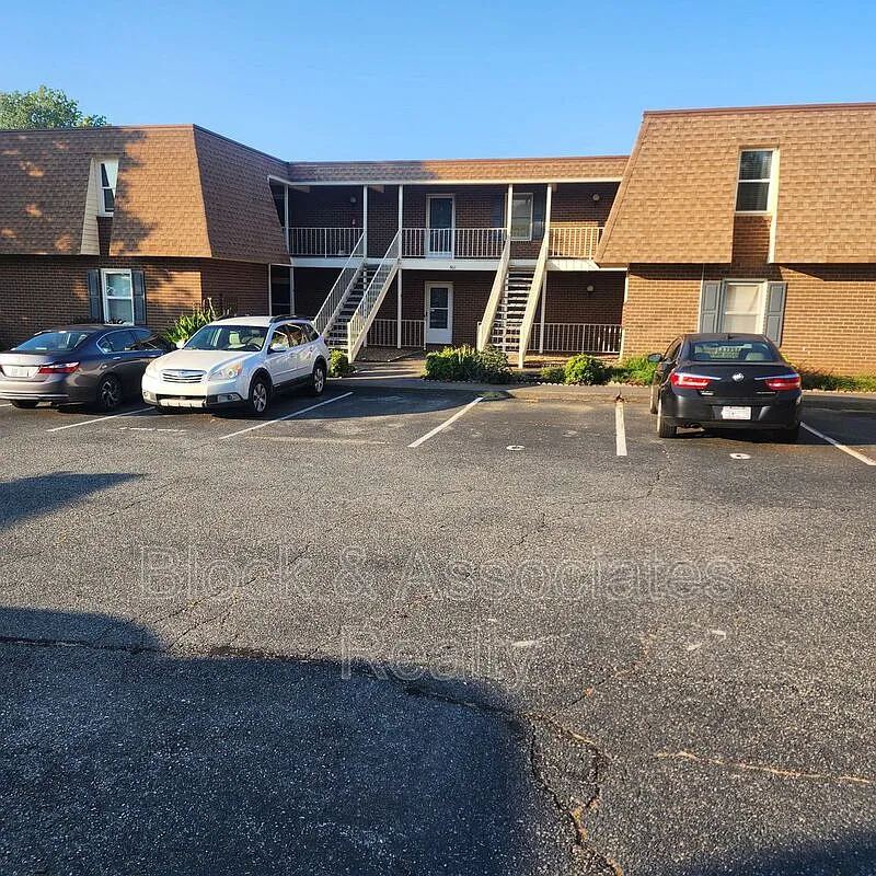 2 bed, 2.0 bath, $975 — Photo 2