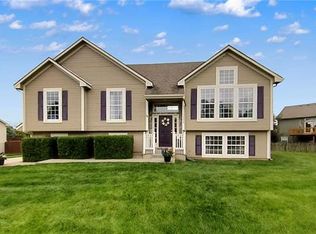 2519 NE Horseshoe Dr, Lees Summit, MO 64086