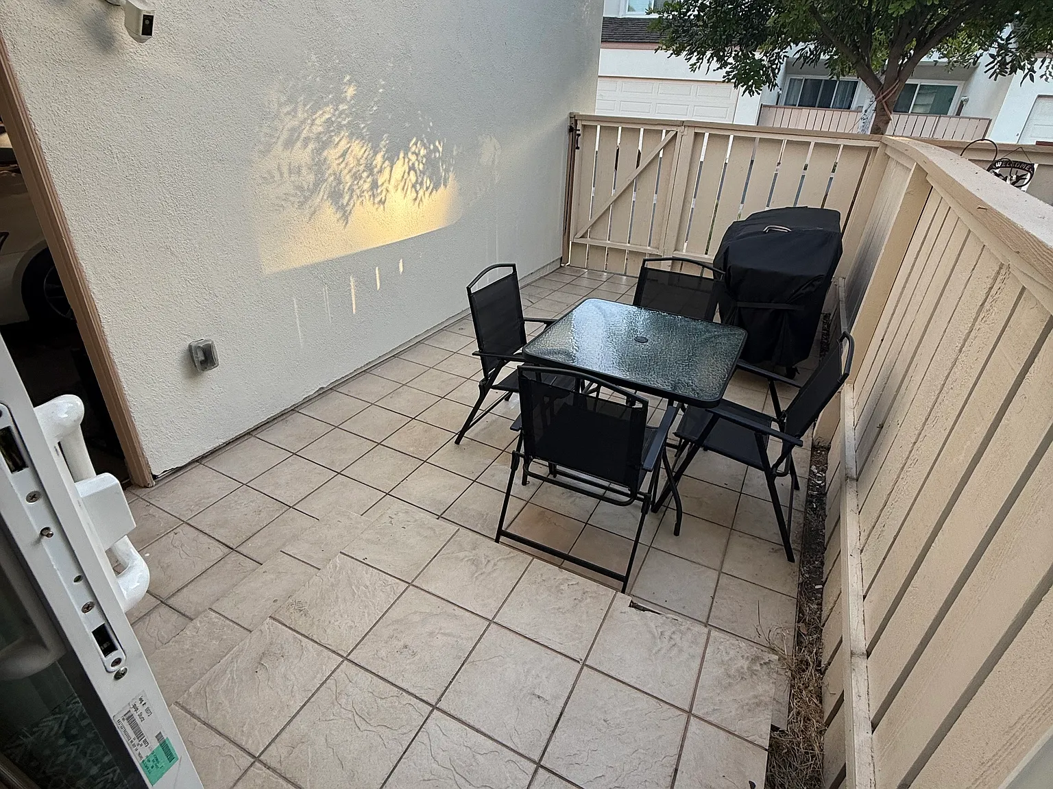 3 bed, 2.5 bath, 1447 sqft, $3,950 — Photo 3