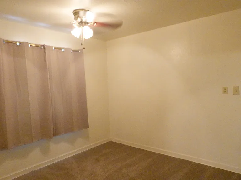 608 1/2 Sierra Blvd #A — Photo 8