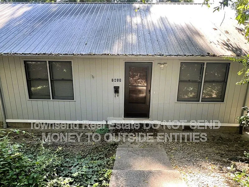 1411 Briarcliff Dr