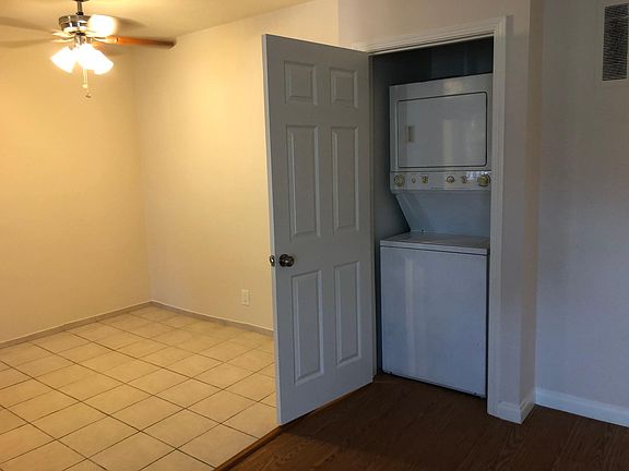 4th image of 11116 Aqua Vista St APT 4